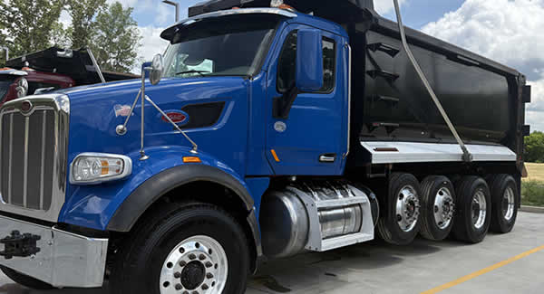 Semi-Truck Cleaning & Washing in Tennessee